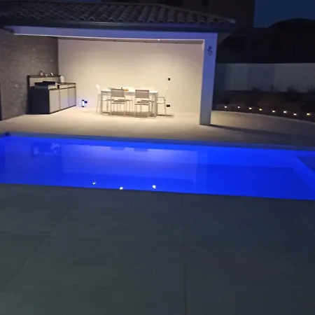Modern With Pool * Narbonne