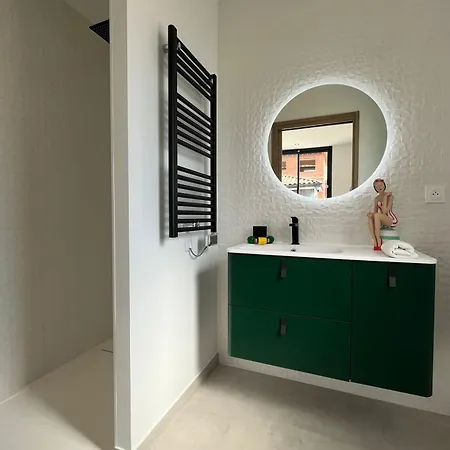 Modern With Pool Narbonne