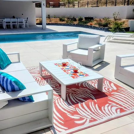 Modern With Pool Narbonne