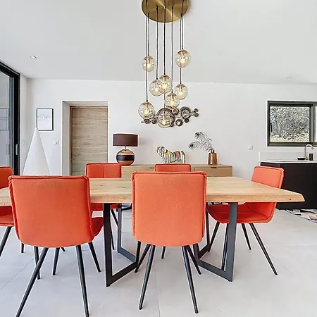 Modern With Pool * Narbonne