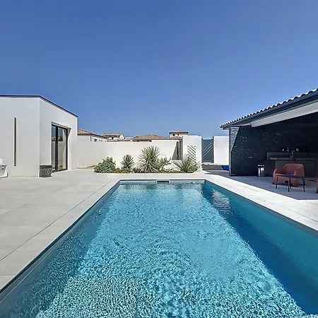 Feriehus Modern With Pool *