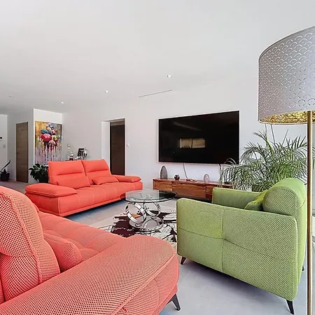 Modern With Pool * Narbonne